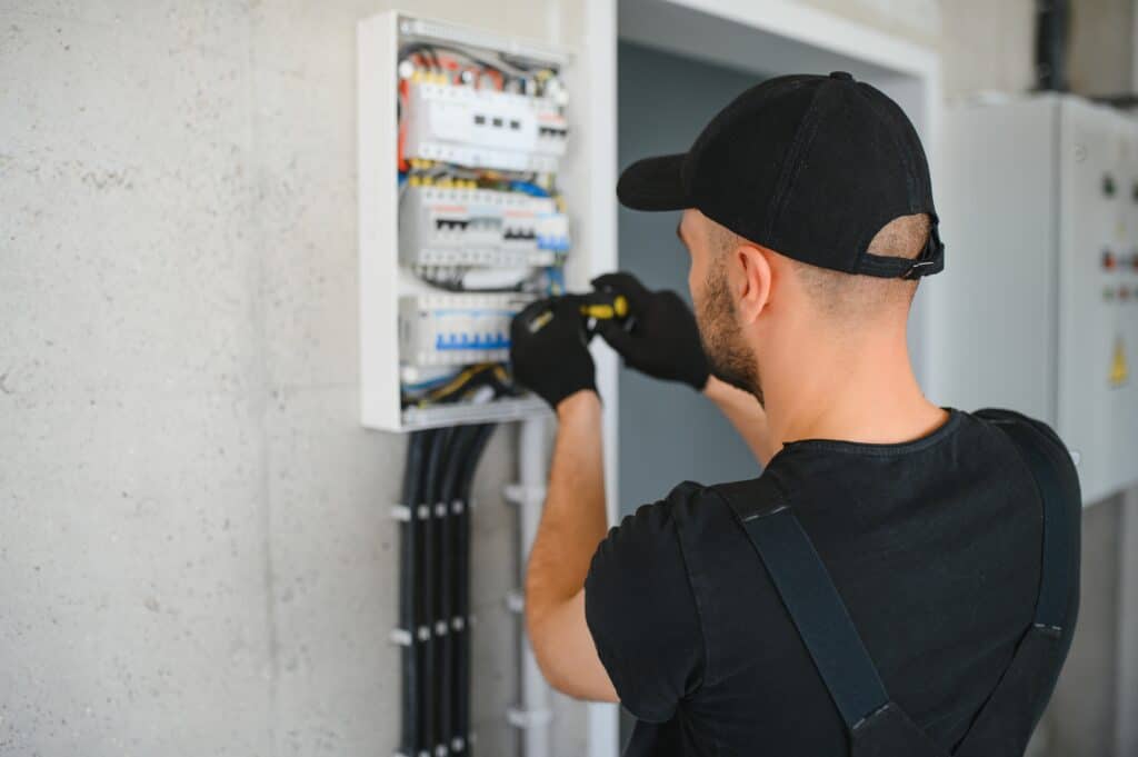 Lire la suite à propos de l’article Électricien Meyzieu : Votre Expert de Confiance pour Tous Vos Travaux Électriques